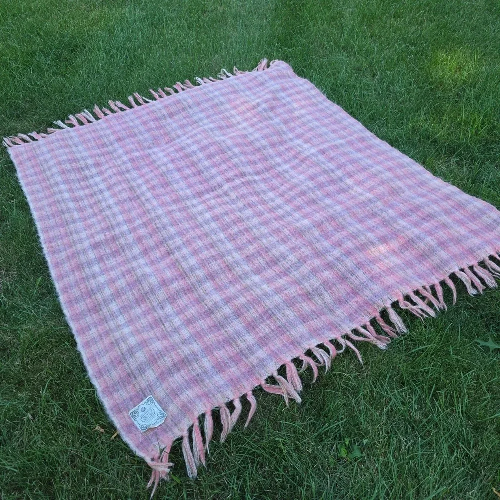 Donegal Design Ireland Mohair Wool Pink Purple Plaid Fringed Throw Blanket 60x54